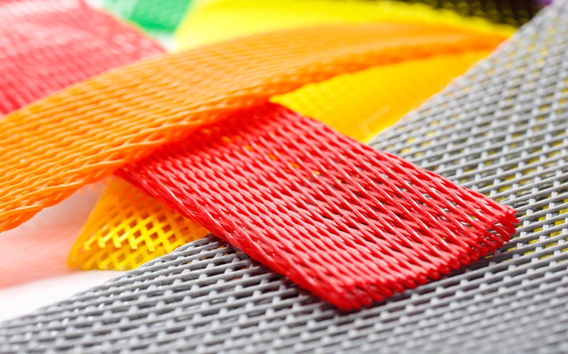 Tubular mesh stretch clearance protective netting